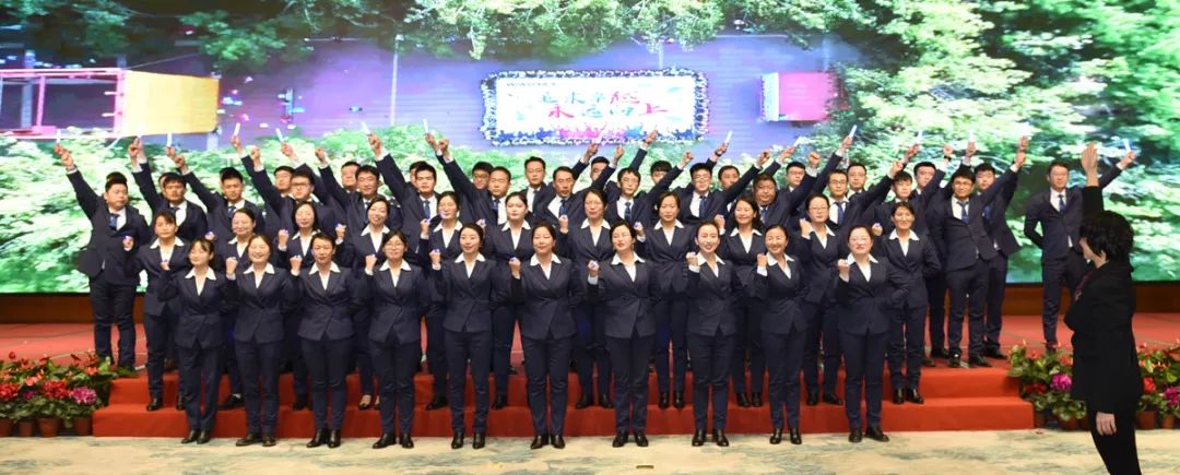 忘我拼搏，相信我們會創(chuàng)造奇跡！