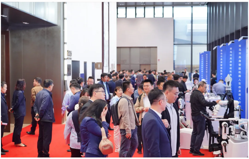 “機(jī)”聚新動(dòng)能 “智”創(chuàng)新未來丨文達(dá)通無人清掃機(jī)器人亮相2025青島市具身智能機(jī)器人生態(tài)發(fā)展大會(huì)