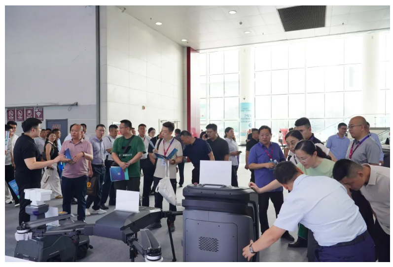 文達通股份攜”數智物業(yè)全鏈解決方案”亮相中國物博會，“AI+機器人”定義智慧物業(yè)新標桿